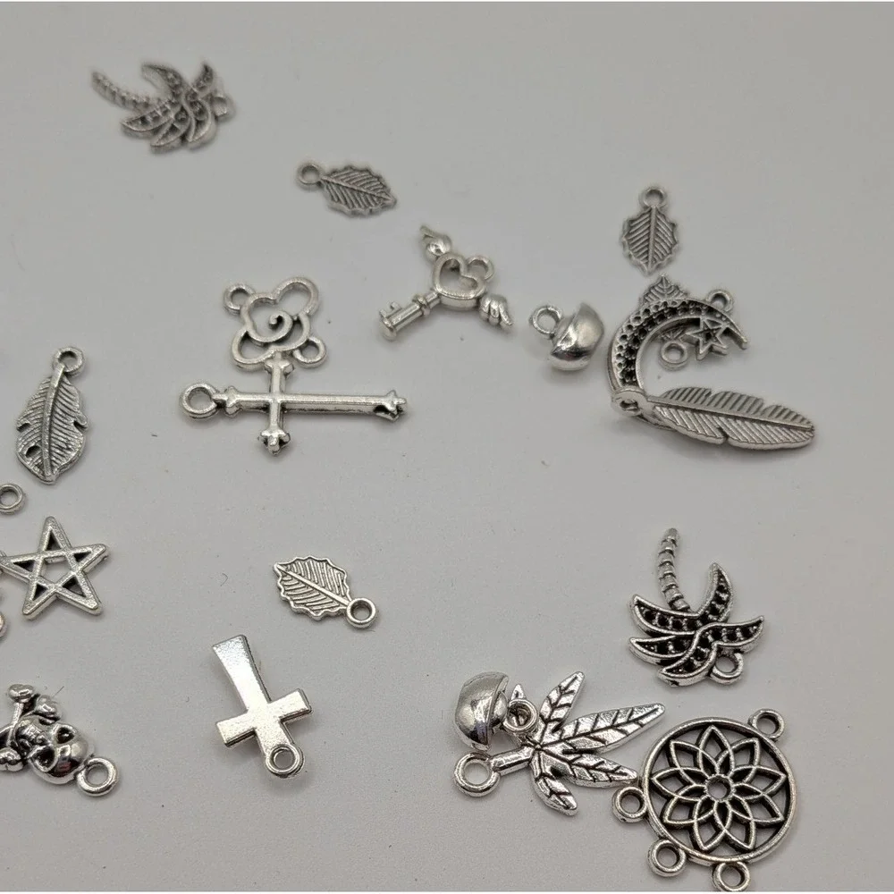 Unbranded Jewelry Charms Unisex OS Silver Excellent Assorted Mystical Lot 20pc